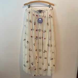 NWT Elestory cream and floral maxi skirt size xl